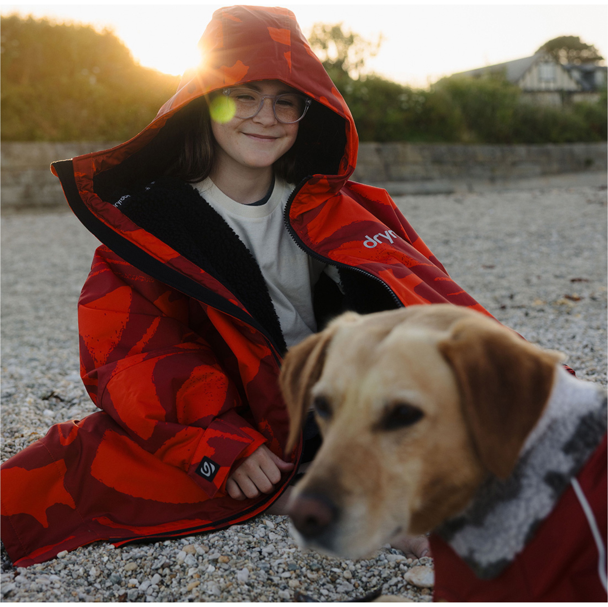 2026 Dryrobe Advance Junior Long Sleeve Changing Robe V3KSLSDA - Mosaic Palm